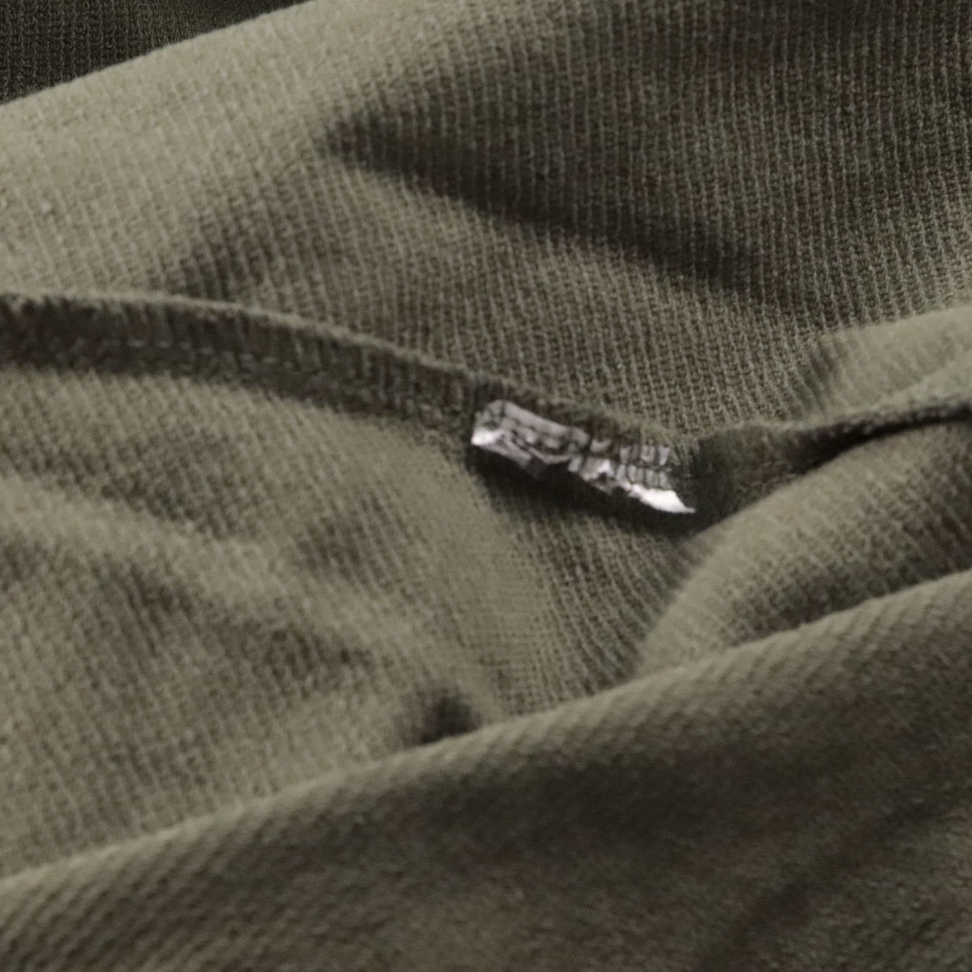 250110887-b